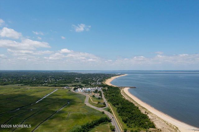 194 Park Place, Belford, NJ 07718