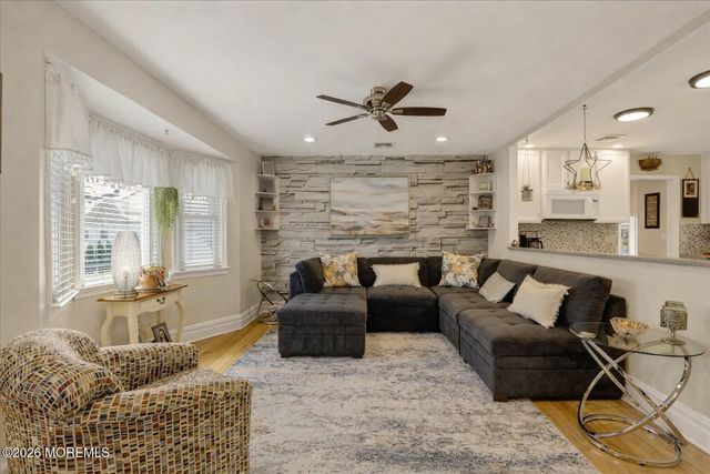 194 Park Place, Belford, NJ 07718