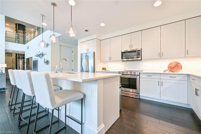1030 3rd AVE S 105, Naples, FL 34102