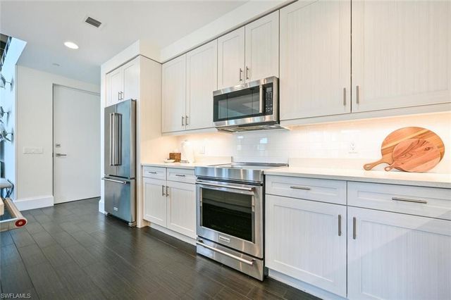 1030 3rd AVE S 105, Naples, FL 34102