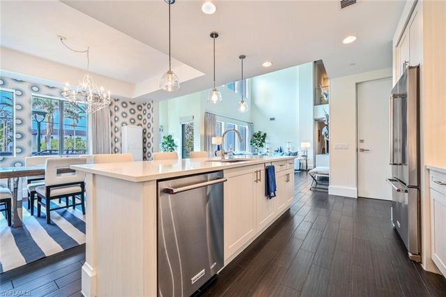 1030 3rd AVE S 105, Naples, FL 34102