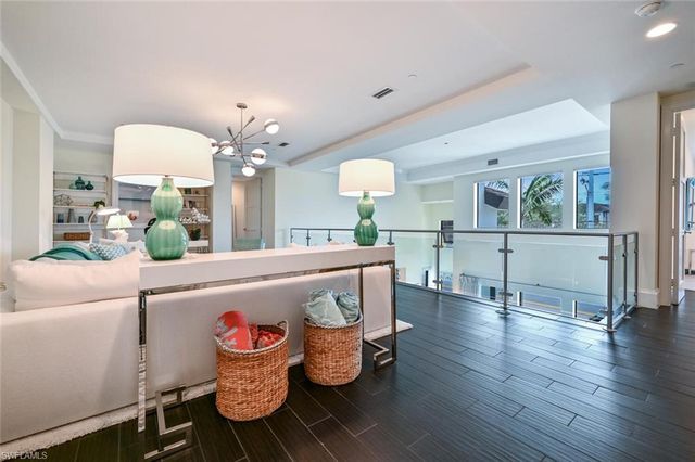 1030 3rd AVE S 105, Naples, FL 34102