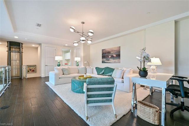 1030 3rd AVE S 105, Naples, FL 34102