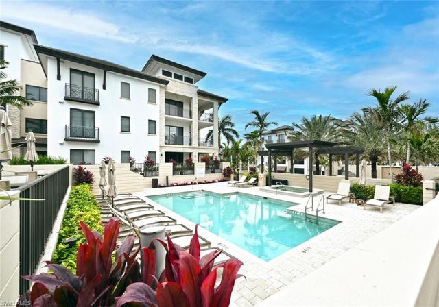 1030 3rd AVE S 105, Naples, FL 34102