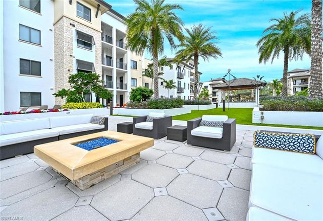 1030 3rd AVE S 105, Naples, FL 34102