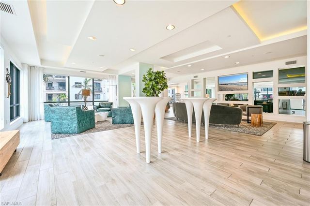 1030 3rd AVE S 105, Naples, FL 34102
