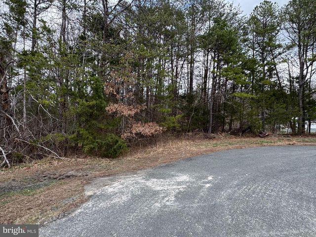 HARNESS LN, Louisa, VA 23093