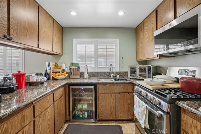 1599 W Jefferson Boulevard, Los Angeles, CA 90018
