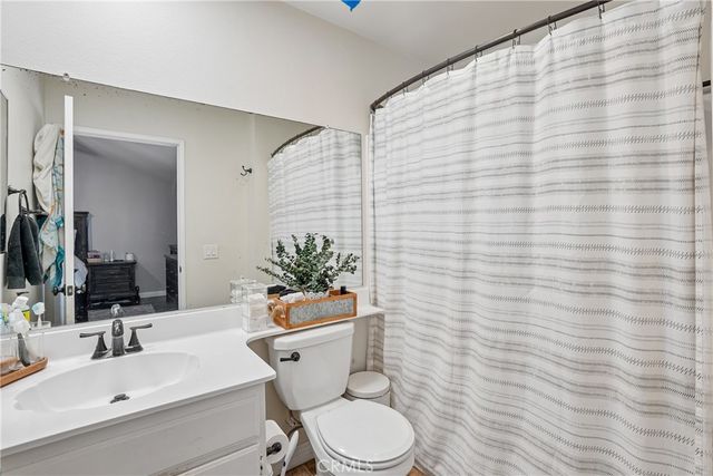 1599 W Jefferson Boulevard, Los Angeles, CA 90018