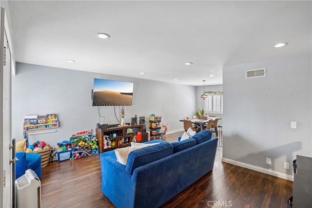 1599 W Jefferson Boulevard, Los Angeles, CA 90018