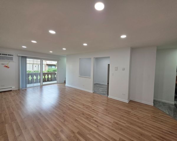 6 Parkside Court 2, Vernon Hills, IL 60061