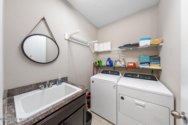 11854 WYNNFIELD LAKES Circle, Jacksonville, FL 32246