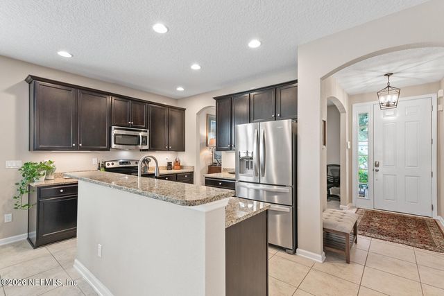 11854 WYNNFIELD LAKES Circle, Jacksonville, FL 32246