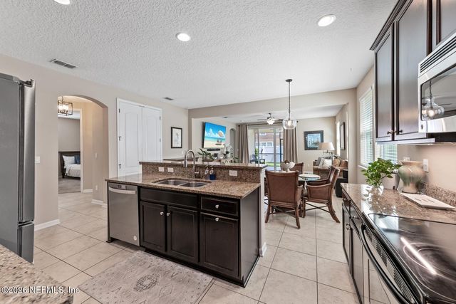 11854 WYNNFIELD LAKES Circle, Jacksonville, FL 32246