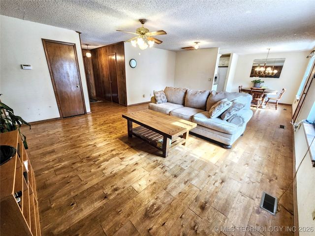 606 Jeffery Street, Tahlequah, OK 74464