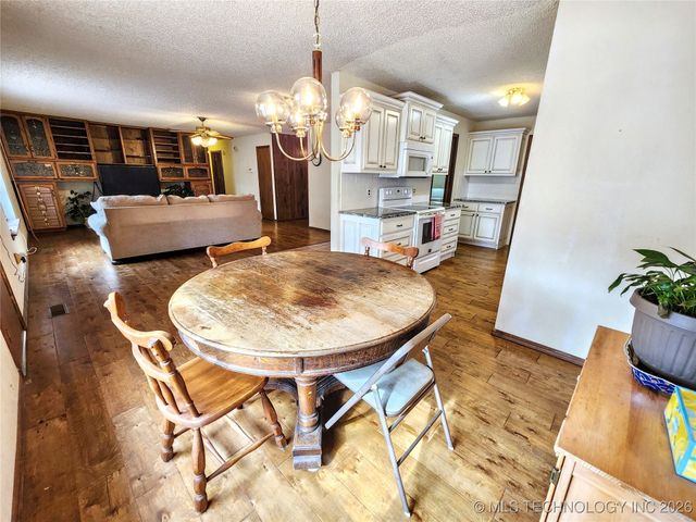 606 Jeffery Street, Tahlequah, OK 74464