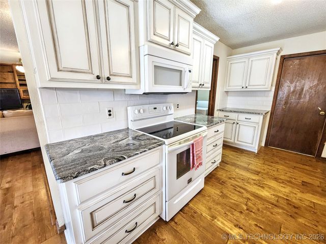 606 Jeffery Street, Tahlequah, OK 74464