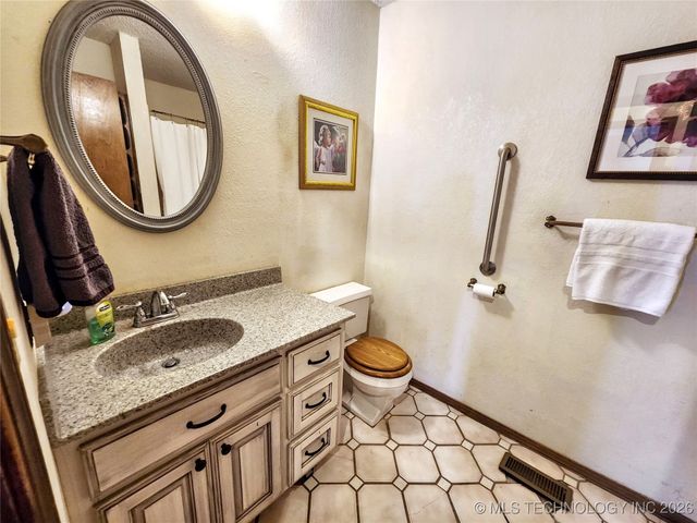 606 Jeffery Street, Tahlequah, OK 74464