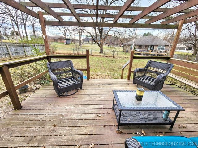 606 Jeffery Street, Tahlequah, OK 74464