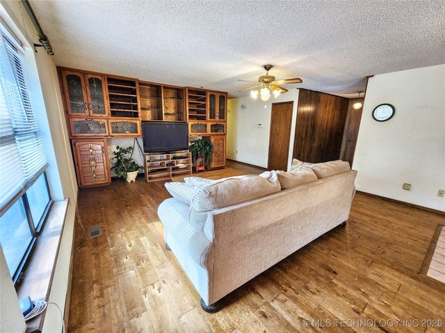 606 Jeffery Street, Tahlequah, OK 74464