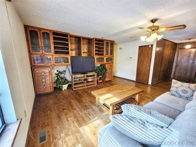 606 Jeffery Street, Tahlequah, OK 74464