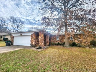 606 Jeffery Street, Tahlequah, OK 74464