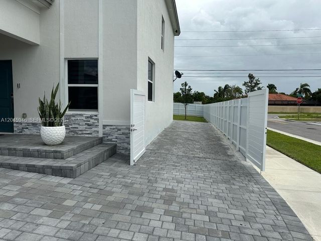 12760 SW 215th Terrace, Miami, FL 33177