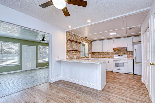 2524 VICTARRA CIRCLE, Lutz, FL 33559