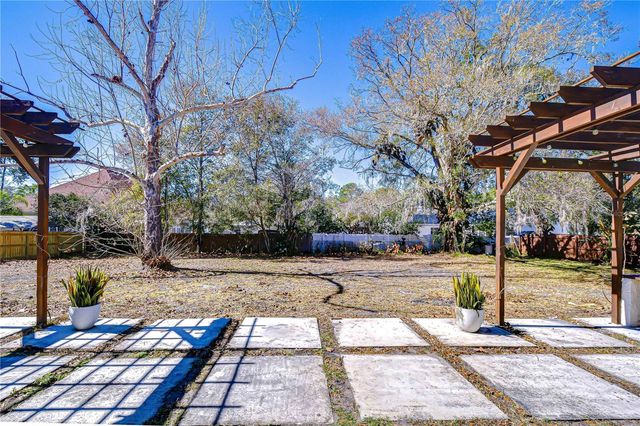 2524 VICTARRA CIRCLE, Lutz, FL 33559