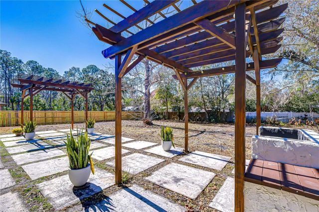 2524 VICTARRA CIRCLE, Lutz, FL 33559