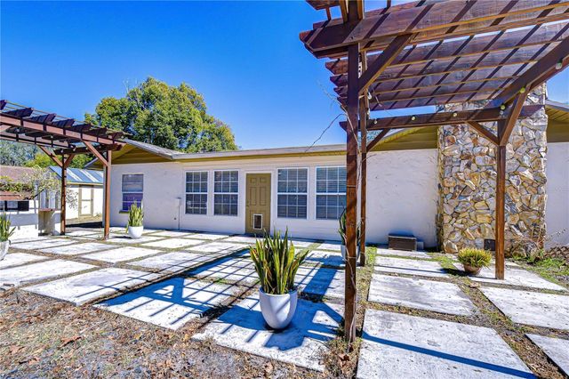 2524 VICTARRA CIRCLE, Lutz, FL 33559