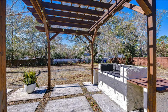 2524 VICTARRA CIRCLE, Lutz, FL 33559