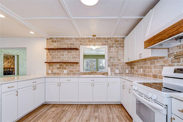 2524 VICTARRA CIRCLE, Lutz, FL 33559