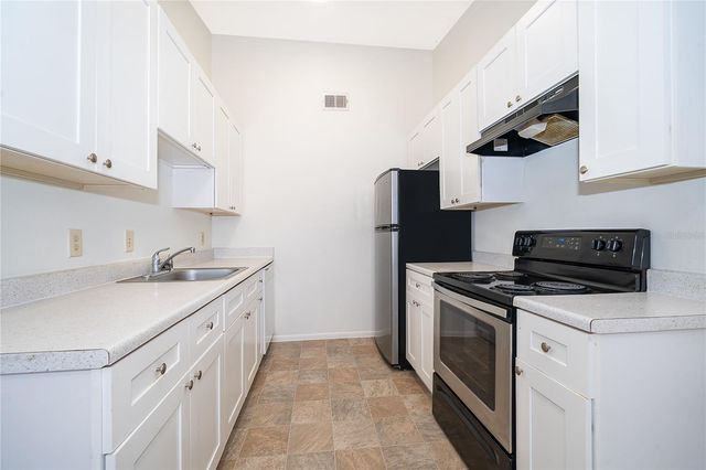 7876 GUARDSMEN STREET, Orlando, FL 32822