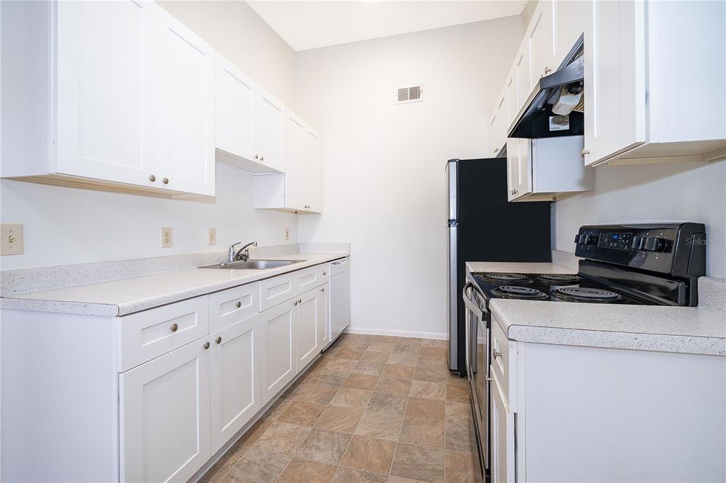 Image 12 of property listing at 7876 GUARDSMEN STREET, Orlando, FL 32822