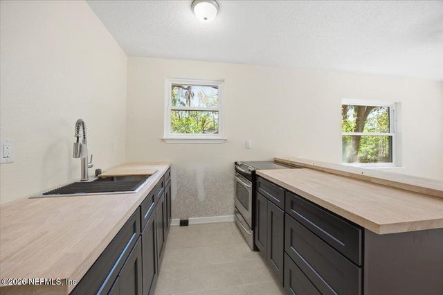 2949 ERNEST Street, Jacksonville, FL 32205