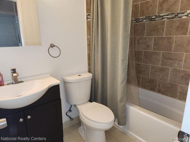 38263 Greenwood Street 19, Westland, MI 48185