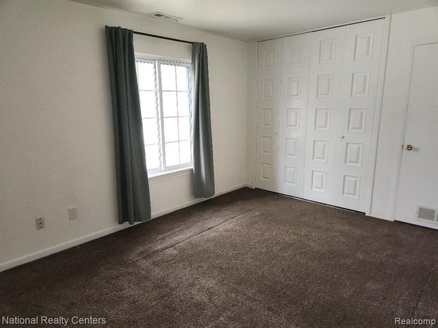 38263 Greenwood Street 19, Westland, MI 48185