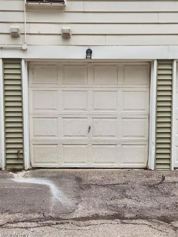 38263 Greenwood Street 19, Westland, MI 48185