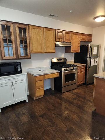 38263 Greenwood Street 19, Westland, MI 48185