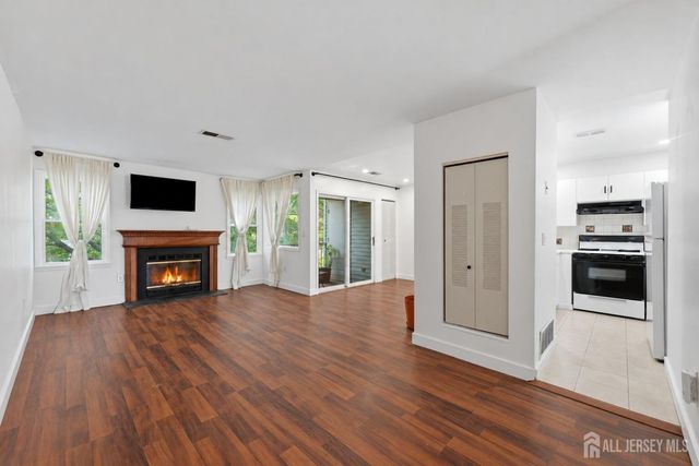 320 Edpas Road, New Brunswick, NJ 08901