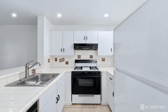 320 Edpas Road, New Brunswick, NJ 08901