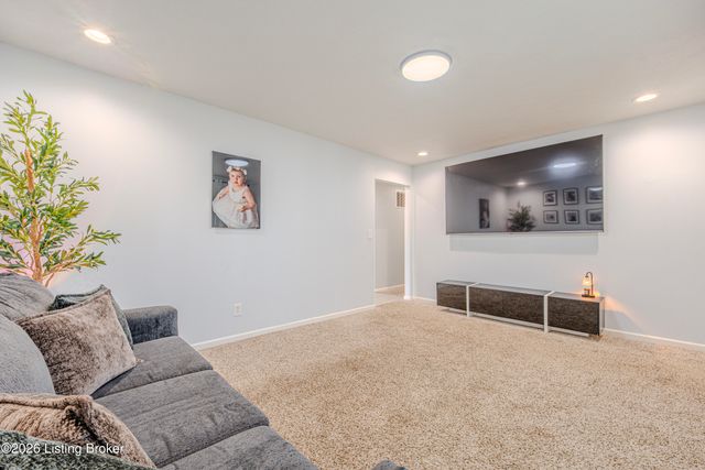 5004 Fury Way, Louisville, KY 40258