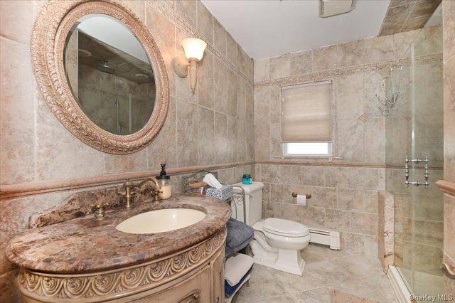 265 N Syracuse Avenue, Massapequa, NY 11758