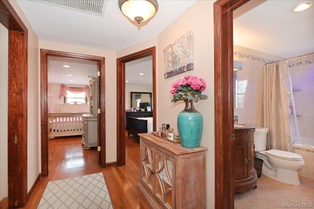 265 N Syracuse Avenue, Massapequa, NY 11758