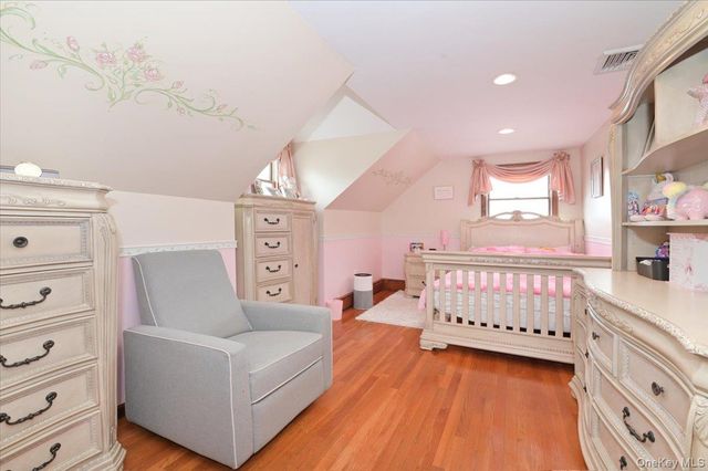 265 N Syracuse Avenue, Massapequa, NY 11758