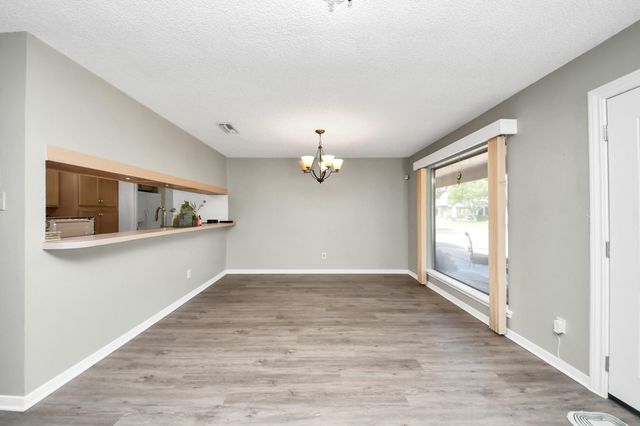 41 Champions Colony E, Houston, TX 77069