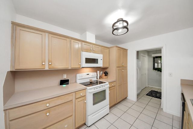 41 Champions Colony E, Houston, TX 77069