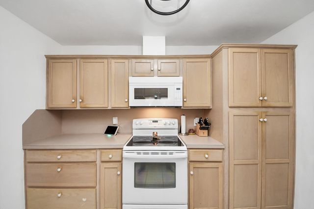 41 Champions Colony E, Houston, TX 77069