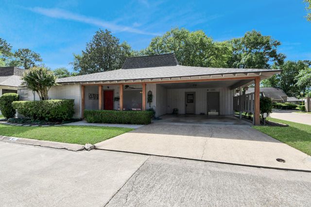 41 Champions Colony E, Houston, TX 77069